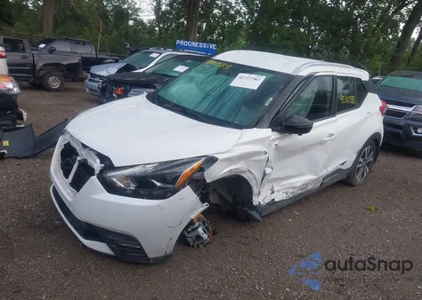 2018 Nissan Kicks Sr z USA, uszkodzony, nr VIN 3N1CP5CUXJL529046